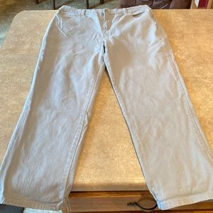 Womens Gloria Vanderbilt jeans size 14 short inseam measures about 27”